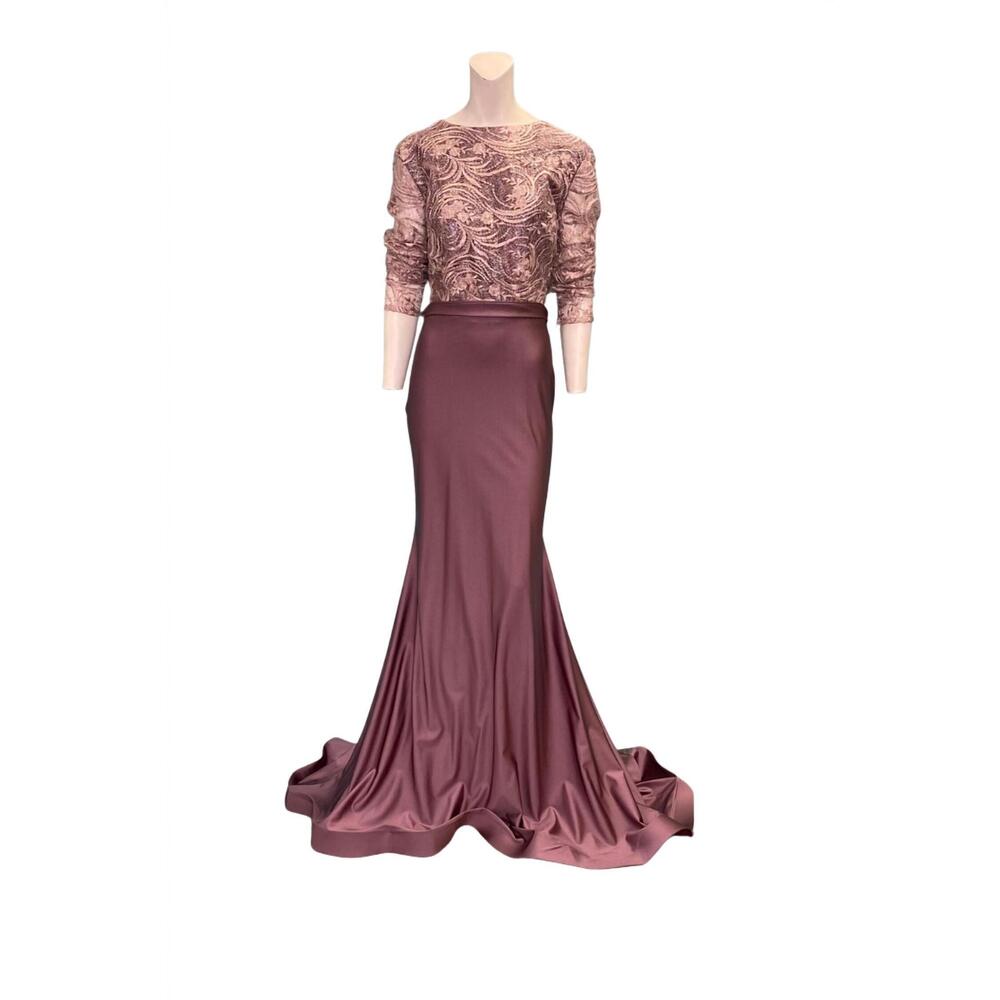 NEW JESSICA ANGEL long sleeve lace evening gown in champagne